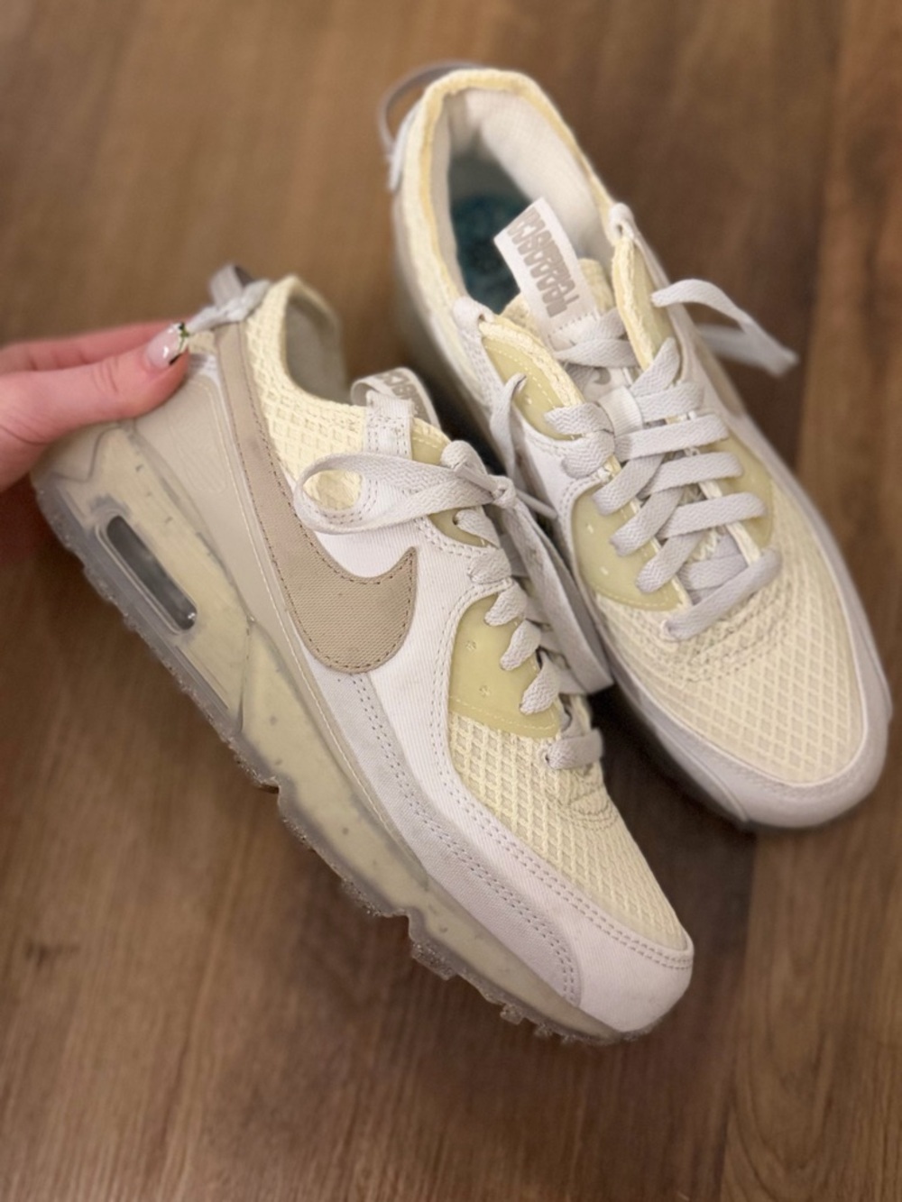Nike Women's Cream and Beige Mesh Sneakers
